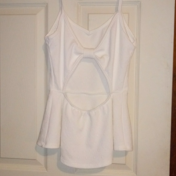 Neblina By Urban Episode. White Paplum top - Picture 3 of 3